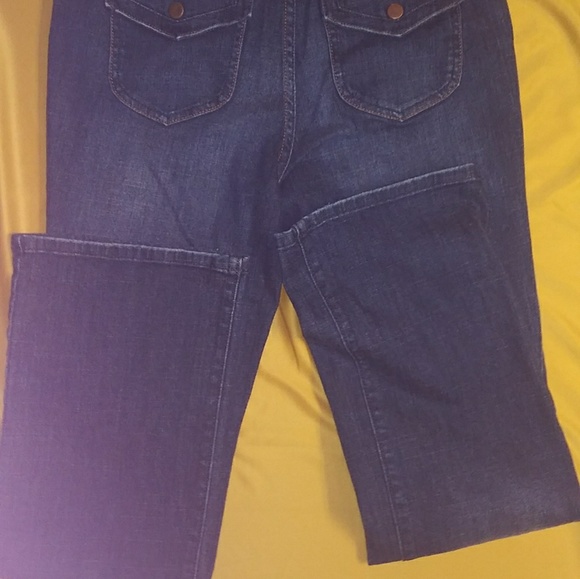 👖Vera wang jean's size 8. - Picture 2 of 2